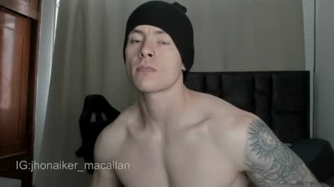 Snapshot of jhonny_macallan chatting on 07-01-26, 07:35 Jhonaiker online show from 07-01-26, 07:35