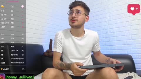 Snapshot of jhonny_sullivan chatting on 02-05-25, 07:20 jhonny and friend online show from 02-05-25, 07:20