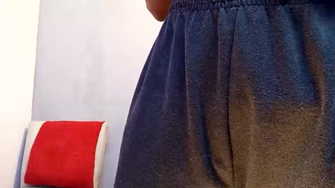 Snapshot of jhonny_thes28 chatting on 11-16-25, 01:17 jhonny_thes28 online show from 11-16-25, 01:17