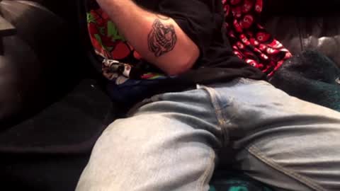 Snapshot of jhonnygoldendick chatting on 02-22-25, 08:50 jhonnygoldendick online show from 02-22-25, 08:50