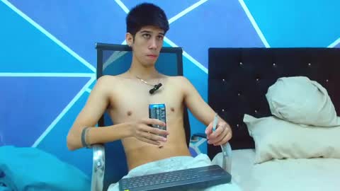 Snapshot of jhony_sex3 chatting on 02-01-25, 08:39 jhony_sex3 online show from 02-01-25, 08:39