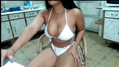 Snapshot of jhosibethsexy823 chatting on 09-30-25, 05:18 Jhosibeth N online show from 09-30-25, 05:18