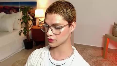 Snapshot of jhuan_cute chatting on 10-17-25, 07:22 Jhuan Nhez online show from 10-17-25, 07:22