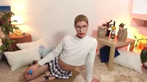 Snapshot of jhuan_cute chatting on 10-20-25, 11:10 Jhuan Nhez online show from 10-20-25, 11:10