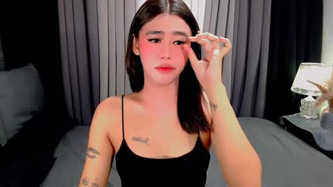 Snapshot of jhuliana_and_charles_room chatting on 11-17-25, 04:29 jhuliana_and_charles_room online show from 11-17-25, 04:29