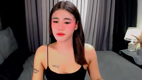 Snapshot of jhuliana_and_charles_room chatting on 11-18-25, 05:01 jhuliana_and_charles_room online show from 11-18-25, 05:01