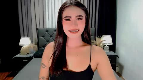 Snapshot of jhuliana_and_charles_room chatting on 04-18-26, 11:27 jhuliana_and_charles_room online show from 04-18-26, 11:27