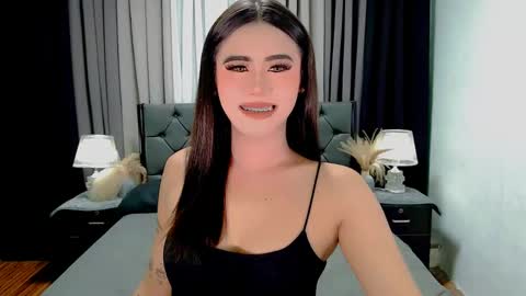 Snapshot of jhuliana_and_charles_room chatting on 04-23-26, 11:40 jhuliana_and_charles_room online show from 04-23-26, 11:40