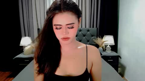 Snapshot of jhuliana_and_charles_room chatting on 04-29-26, 11:44 jhuliana_and_charles_room online show from 04-29-26, 11:44