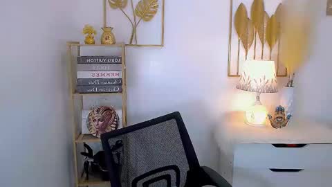 julie online show from 01-02-25, 01:17