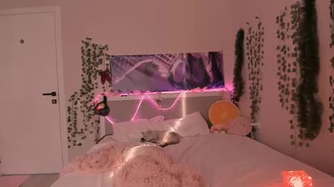 yuna online show from 12-05-25, 04:21