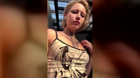 jigglipuff_ online show from 02-10-26, 02:37