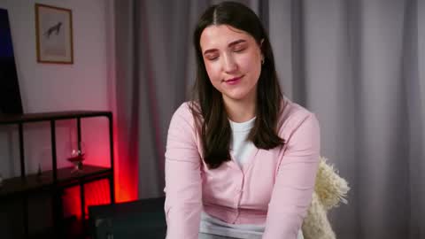 Snapshot of jillkittle chatting on 11-08-25, 01:55 Mira online show from 11-08-25, 01:55