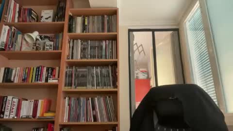 Snapshot of jim_dick chatting on 10-25-25, 04:02 Jim Dick online show from 10-25-25, 04:02