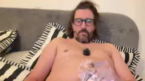 Snapshot of jimboo400 chatting on 10-25-25, 11:29 jimboo400 online show from 10-25-25, 11:29