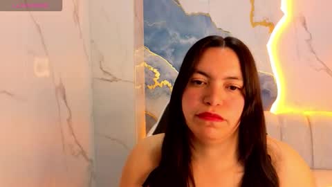 Snapshot of jimena_tx chatting on 11-18-25, 08:46 Online 800 to 1400 online show from 11-18-25, 08:46