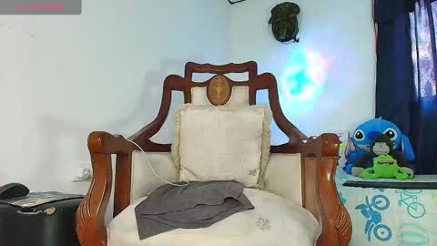 Jimm  Independent Model  online show from 10-02-25, 12:23