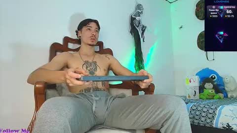 Jimm  Independent Model  online show from 10-31-25, 02:18