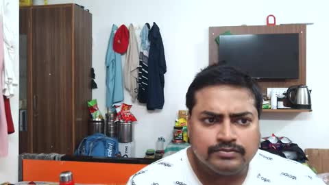 Snapshot of jimmy2119 chatting on 10-04-25, 10:41 ASK online show from 10-04-25, 10:41