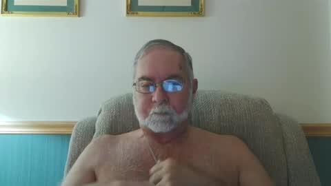 Snapshot of jimpatm chatting on 10-06-25, 10:40 Jim online show from 10-06-25, 10:40