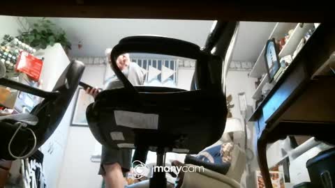 Snapshot of jimsundies chatting on 12-24-24, 01:50 jimwellhung online show from 12-24-24, 01:50