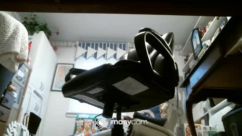 Snapshot of jimsundies chatting on 12-27-24, 01:50 jimwellhung online show from 12-27-24, 01:50