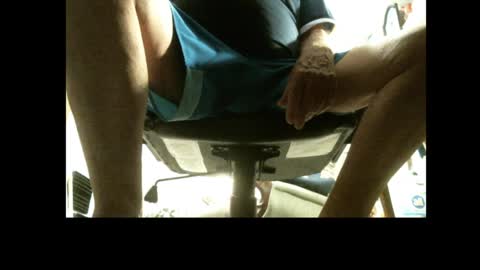 Snapshot of jimsundies chatting on 02-06-25, 04:10 jimwellhung online show from 02-06-25, 04:10