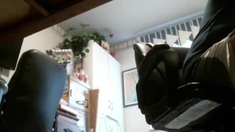 Snapshot of jimsundies chatting on 02-27-25, 02:21 jimwellhung online show from 02-27-25, 02:21