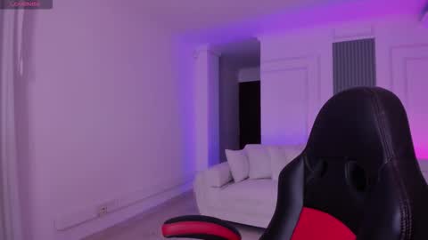 Jin Harrison    online show from 12-05-25, 10:57