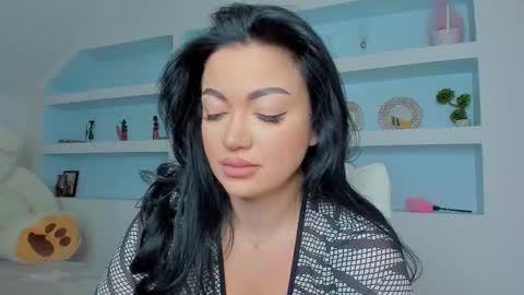 Juliee online show from 11-28-25, 08:22