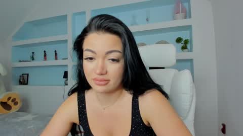 Juliee online show from 04-17-26, 04:43