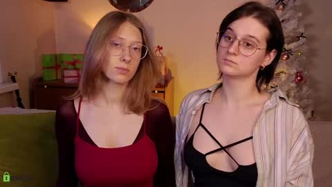 Hey Guys We are Julia ginger  Tina brunette online show from 12-19-24, 03:52