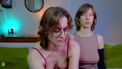 Hey Guys We are Julia ginger  Tina brunette online show from 04-25-26, 07:44