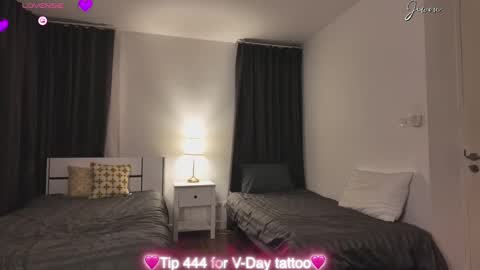 Snapshot of jiwon4u chatting on 02-16-25, 03:16 Jiwon online show from 02-16-25, 03:16