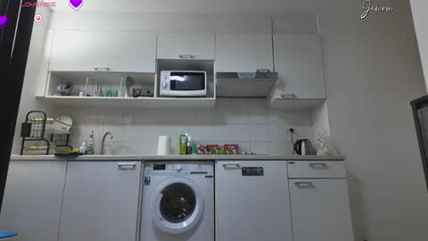 Snapshot of jiwon4u chatting on 02-21-25, 04:37 Jiwon online show from 02-21-25, 04:37