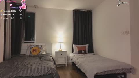 Snapshot of jiwon4u chatting on 02-22-25, 03:47 Jiwon online show from 02-22-25, 03:47