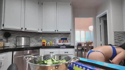 Snapshot of jiwon4u chatting on 09-14-25, 12:43 Jiwon online show from 09-14-25, 12:43