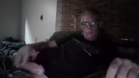 jizzmitten5 online show from 09-19-25, 02:02