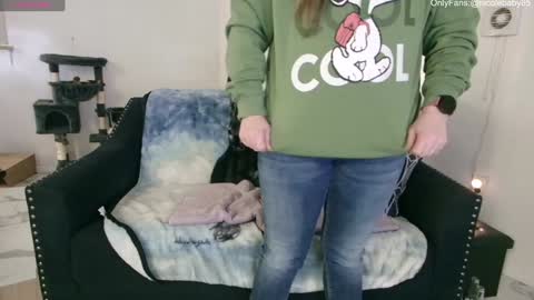 Snapshot of jjjust4fun1985 chatting on 12-28-24, 03:47 Nicole Allen online show from 12-28-24, 03:47