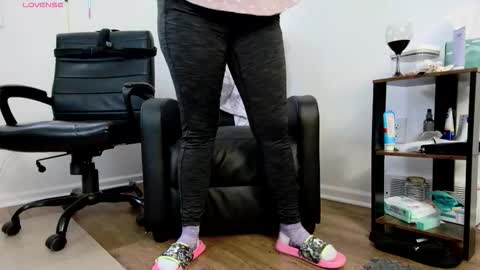 Snapshot of jjjust4fun1985 chatting on 02-07-26, 10:13 Nicole Allen online show from 02-07-26, 10:13