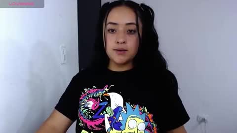 Snapshot of jjulietha95 chatting on 02-27-25, 05:34 Julieta online show from 02-27-25, 05:34