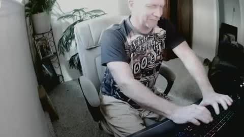 Snapshot of jlouton01 chatting on 12-02-24, 03:14 kilroy online show from 12-02-24, 03:14