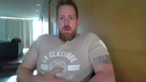 Snapshot of jmate13 chatting on 10-20-25, 12:38 jmate13 online show from 10-20-25, 12:38