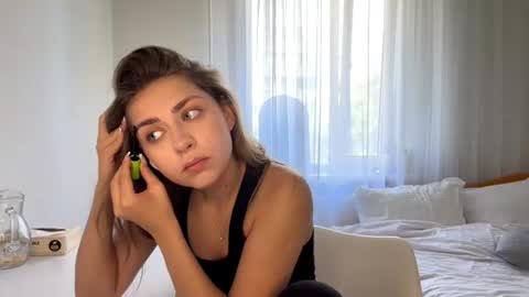 Snapshot of joandonelly chatting on 08-09-26, 11:37 Bella online show from 08-09-26, 11:37