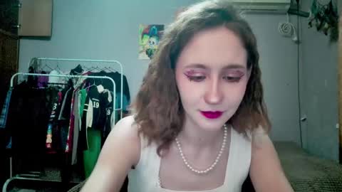 Joannatompson online show from 09-18-25, 01:18