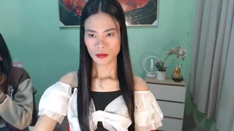 Snapshot of joannamuse chatting on 06-25-26, 11:15 joanna online show from 06-25-26, 11:15