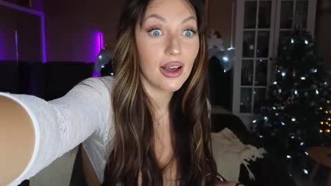Snapshot of joannee chatting on 12-18-24, 08:31 Joanne online show from 12-18-24, 08:31