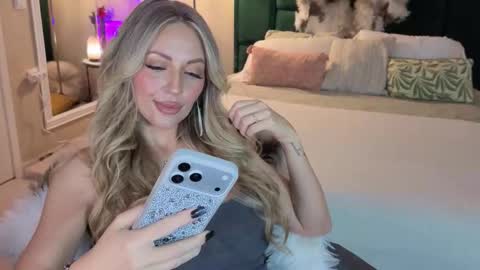 Snapshot of joannee chatting on 02-01-26, 08:02 Joanne online show from 02-01-26, 08:02