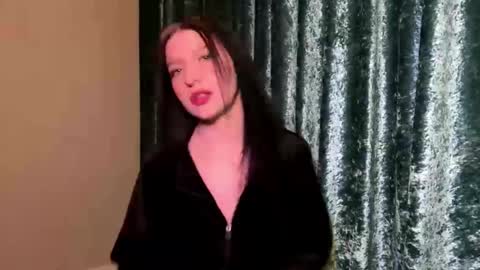 Sarah online show from 03-12-26, 04:02