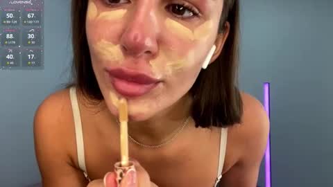 Nicole online show from 12-17-25, 03:45